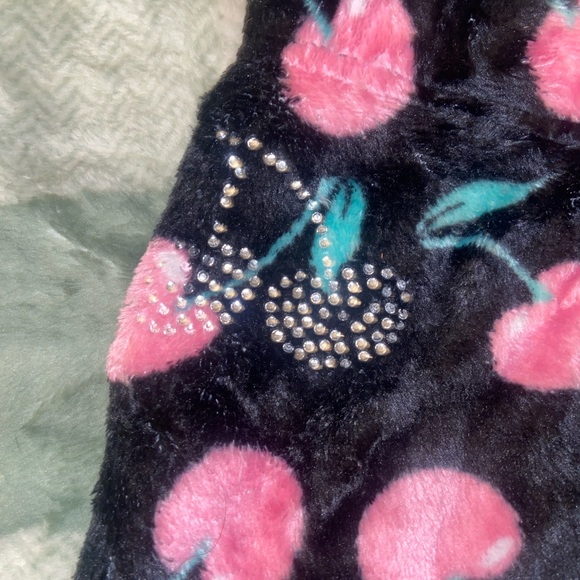 Rue 21 Fuzzy PJ Shorts - Picture 2 of 4